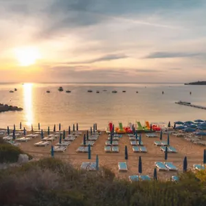 Konnos Bay Gardens Protarász